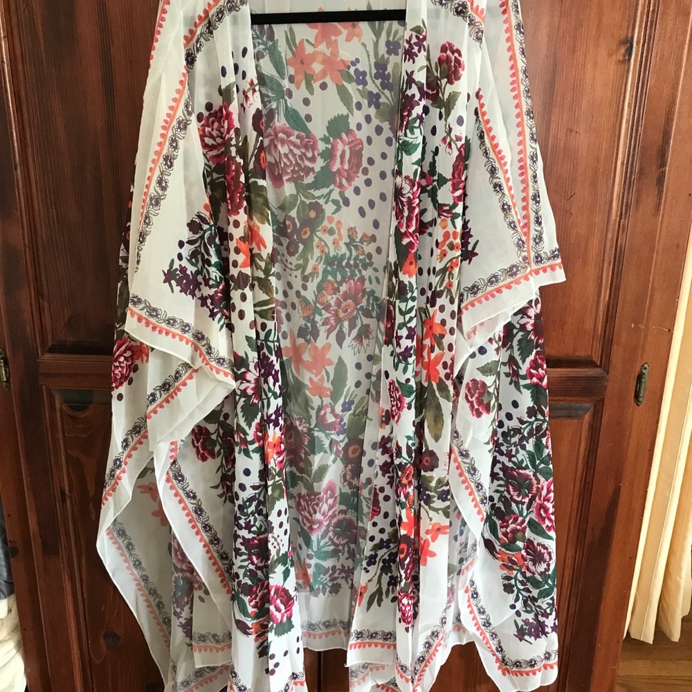 Arrived! 🌺BoHo blouse chiffon kimono top - Picture 4 of 9